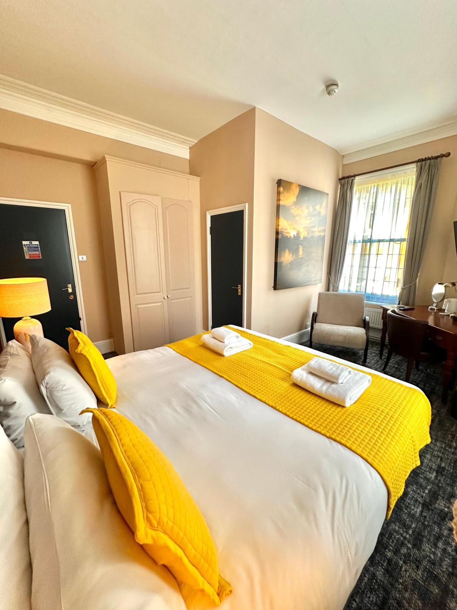 The Red Cow - Guest House Річмонд Екстер'єр фото